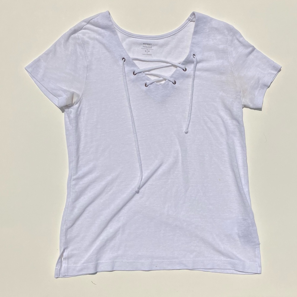 Old Navy White Cotton short sleeve criss cross tee